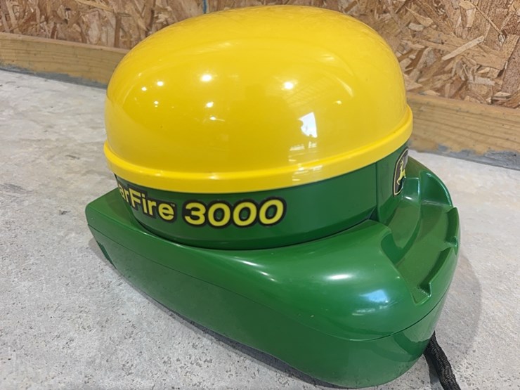 john-deere-300-image-1