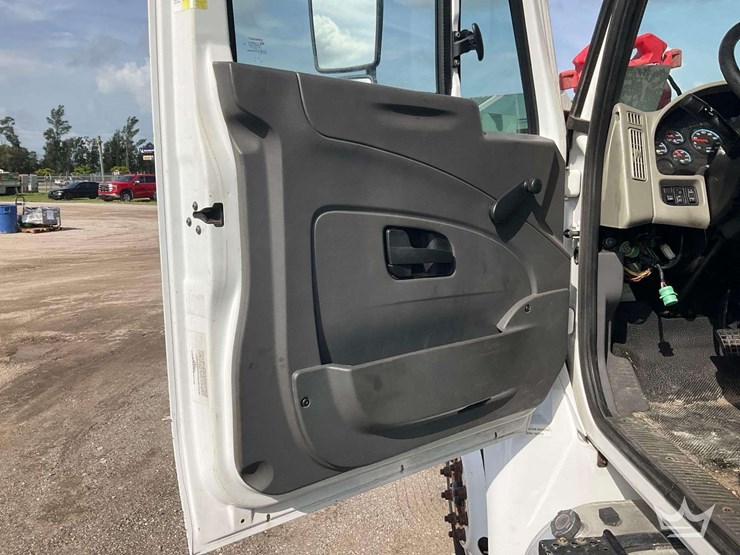 2013-international-durastar-4300-image-29
