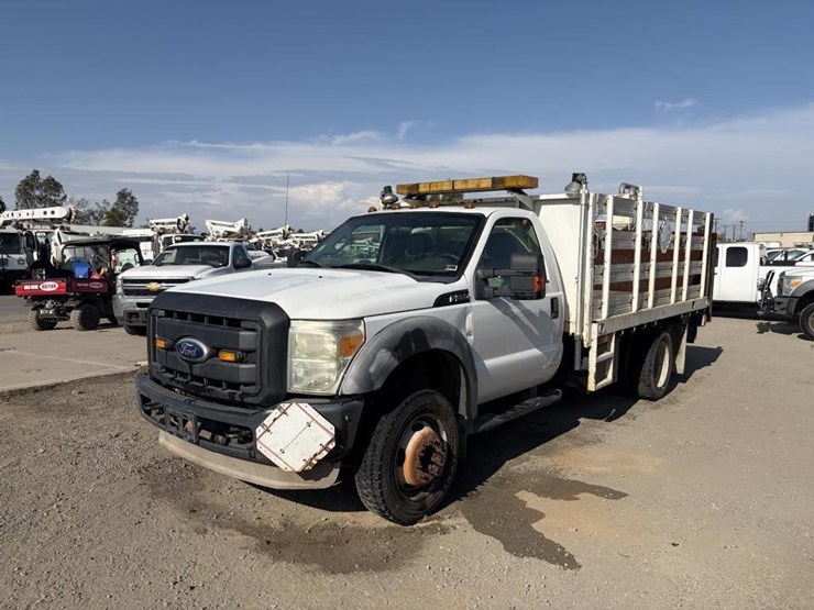 2011-ford-f550-image-1