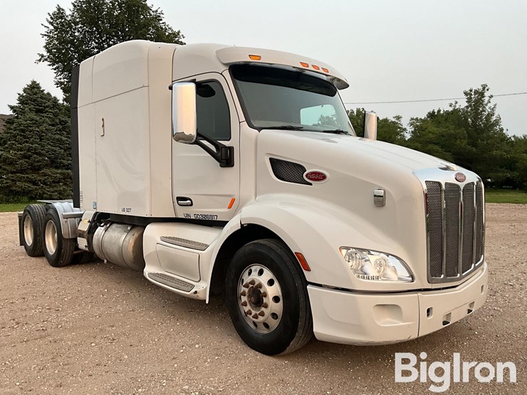 2016-peterbilt-579-image-3