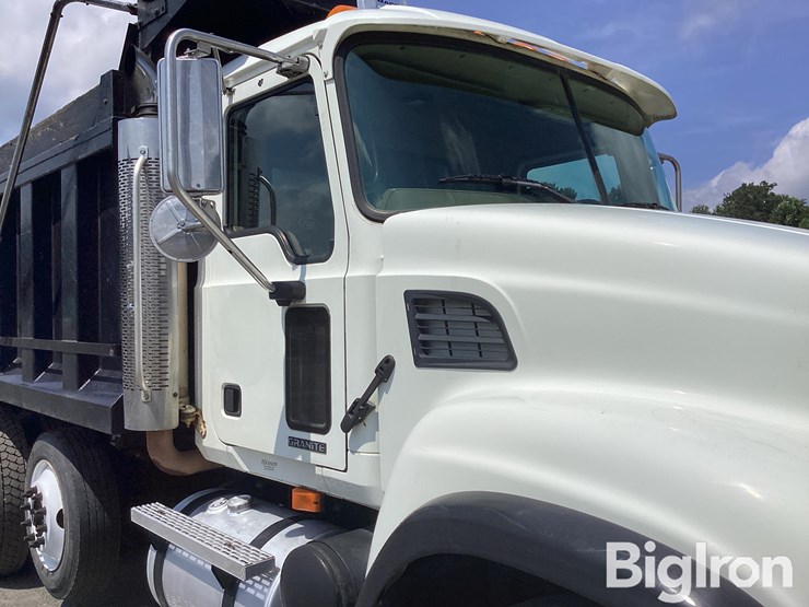 2004-mack-granite-cv713-image-15
