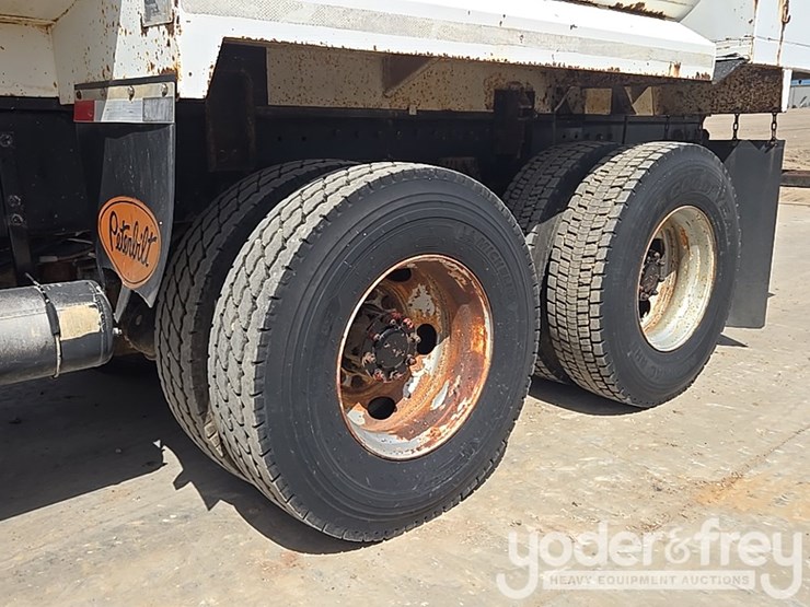 2000-peterbilt-357-image-11