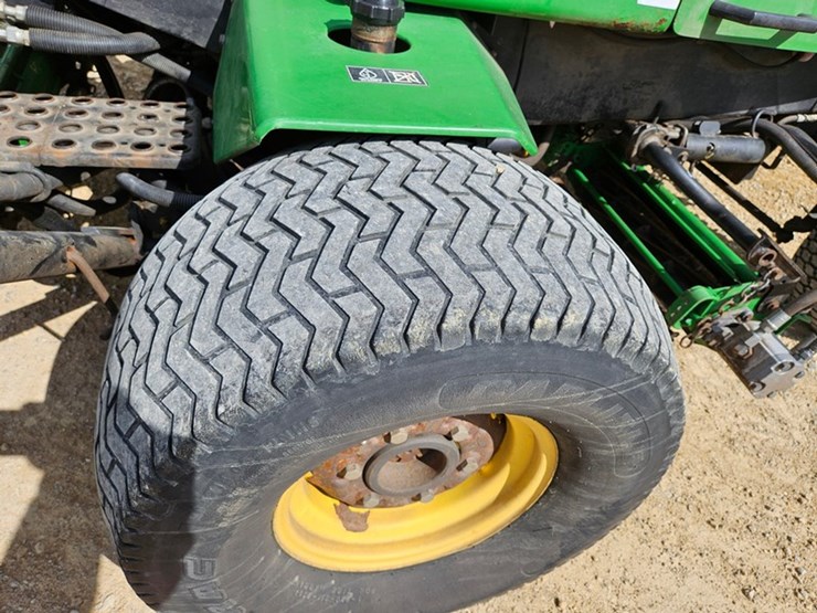 john-deere-3225b-image-11