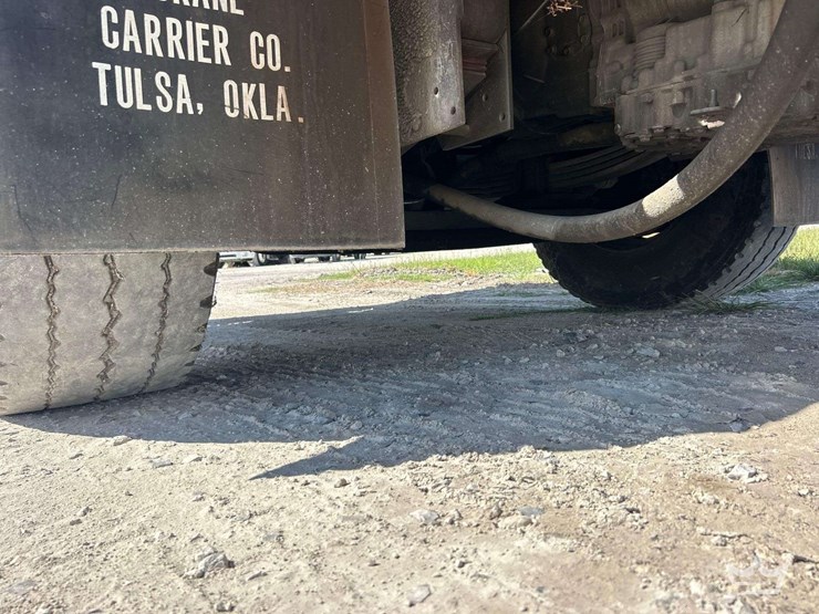 2012-crane-carrier-co.-low-entry-t/a-loadmaster-rear-loader-garbage-truck-image-22