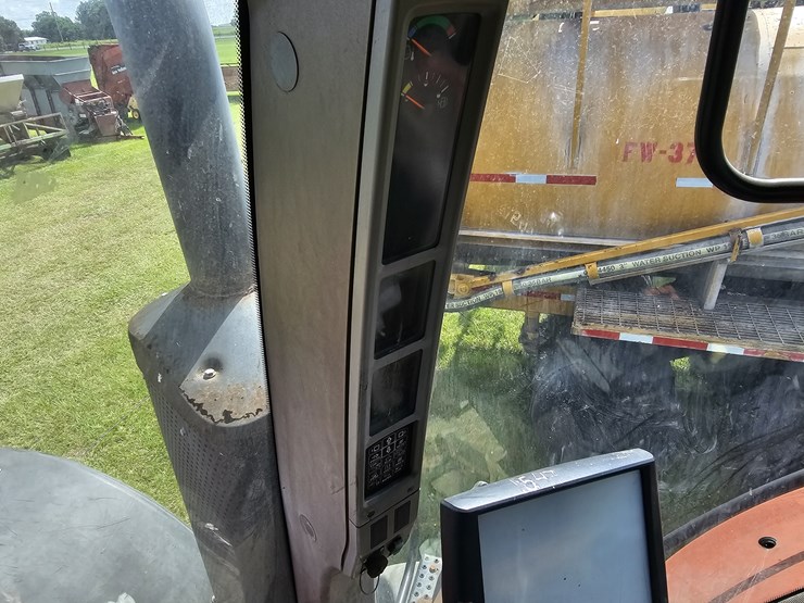 case-ih-220-image-16