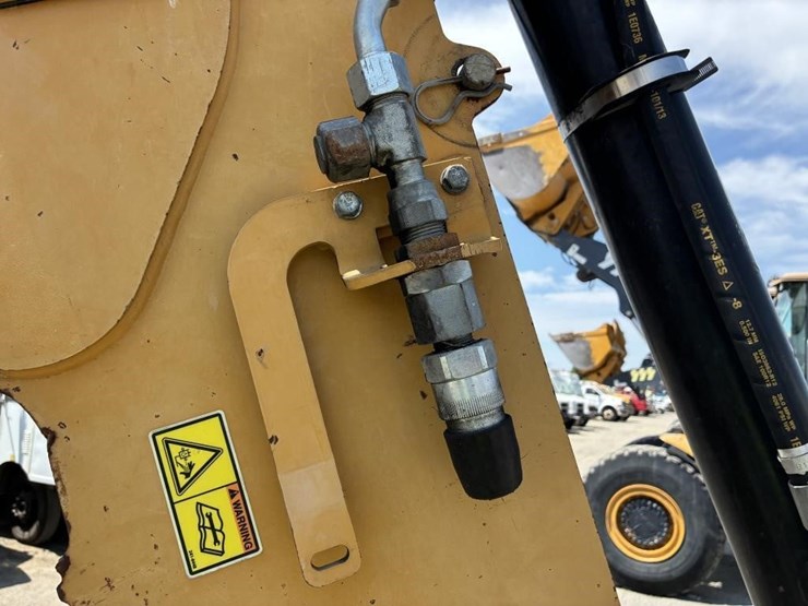 2008-caterpillar-430e-image-13