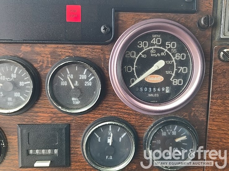 2000-peterbilt-357-image-75