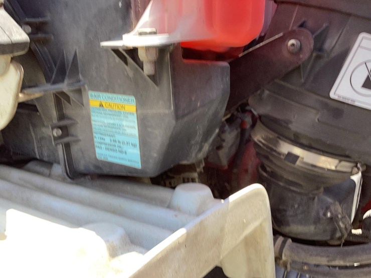 2014-freightliner-m2-image-60