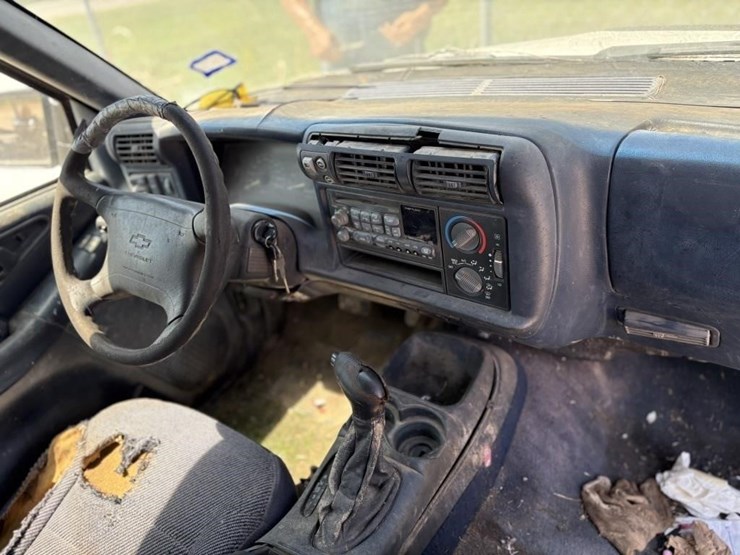 1997-chevrolet-s10-image-9