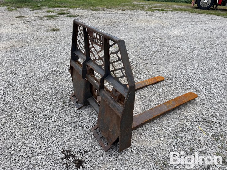 titan-machinery-pallet-forks-image-5