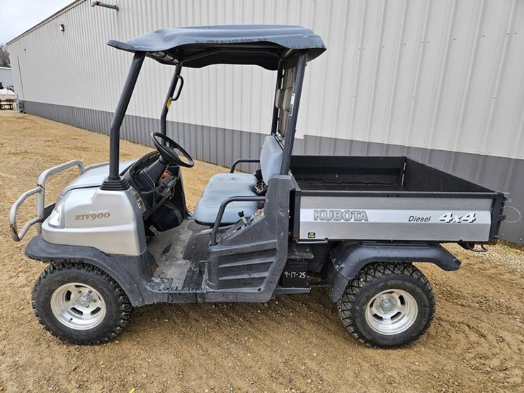 kubota-rtv900-image-2