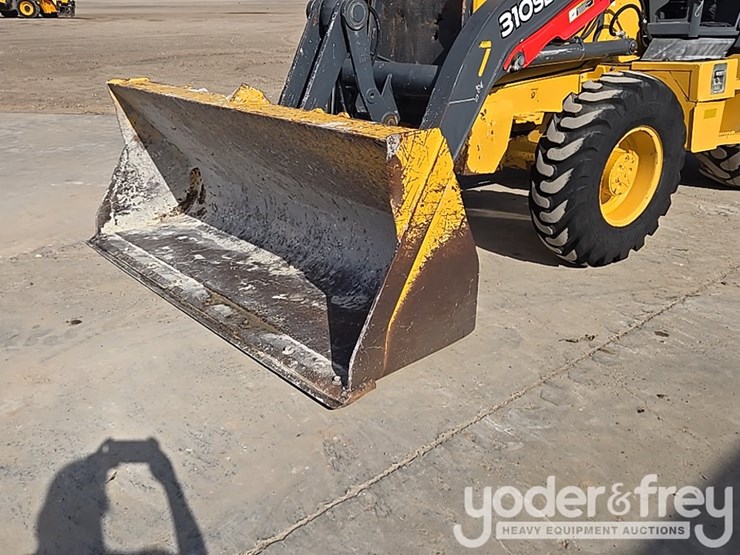 2019-deere-310sl-image-13
