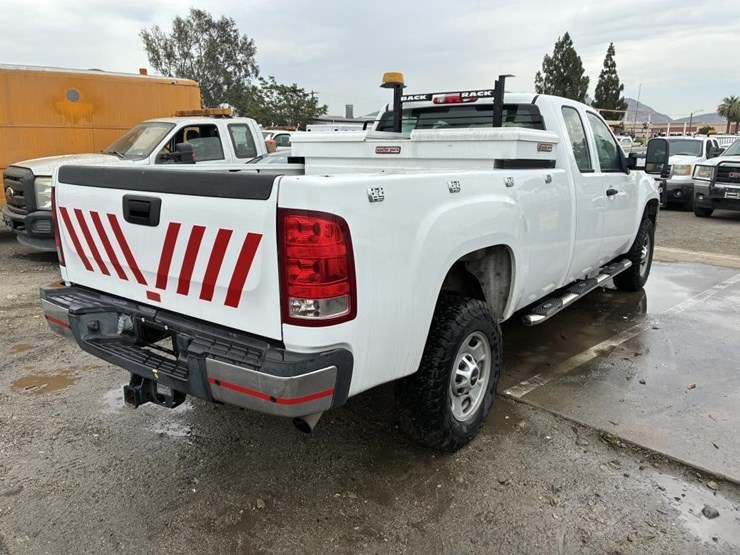 2012-gmc-sierra-2500hd-image-3