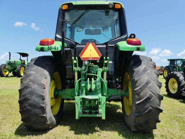 2013-john-deere-6105m-image-5