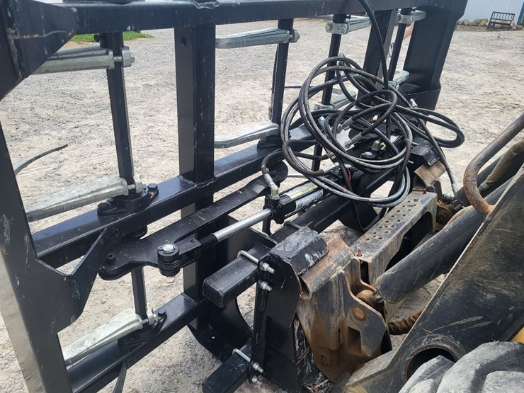 2018-marcrest-bg42-bale-grapple-w/skid-loader-mounting-plate-and-removable-bale-guard---one-owner-like-new-image-6