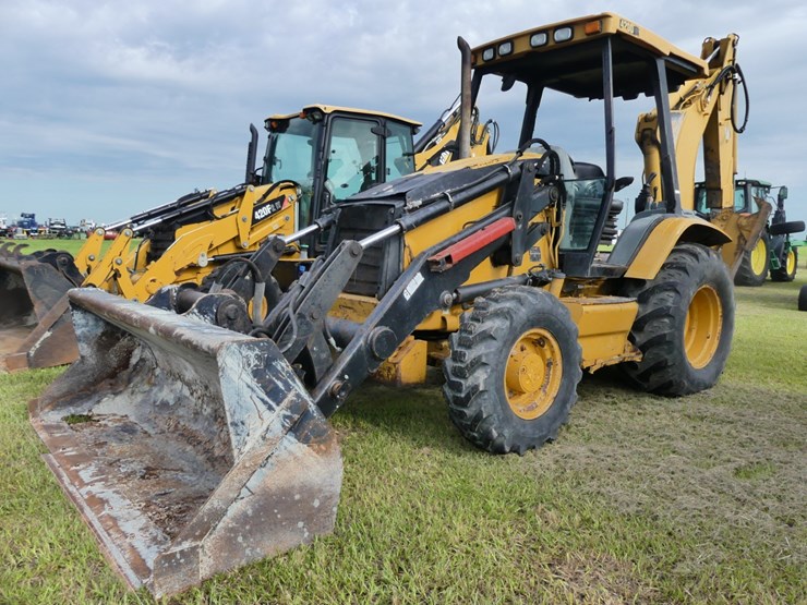 caterpillar-420d-image-1