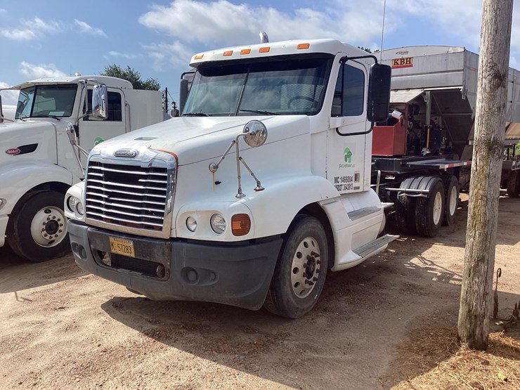 2006-freightliner-cst120-image-1