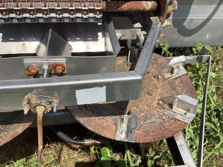 adams-8-ton-lime-spreader-image-13