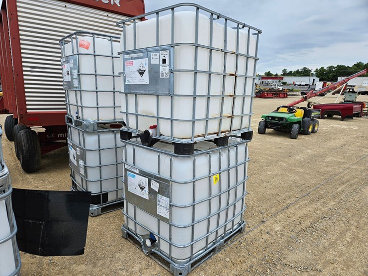 #196-•-2---plastic-tanks-image-1