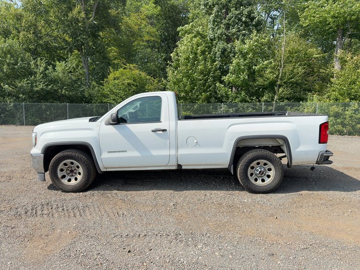 2017-gmc-sierra-1500-image-2