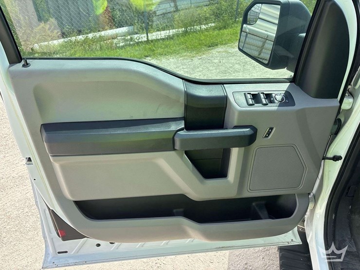 2016-ford-f150-image-13