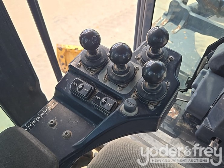 2012-deere-670gp-image-71