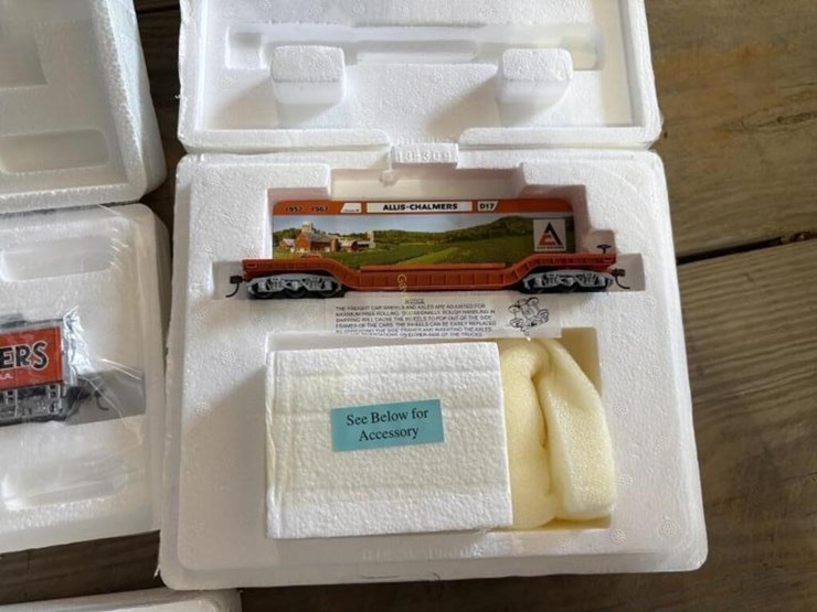 allis-chalmers-bradford-exchange-4-piece-ho-train-image-7