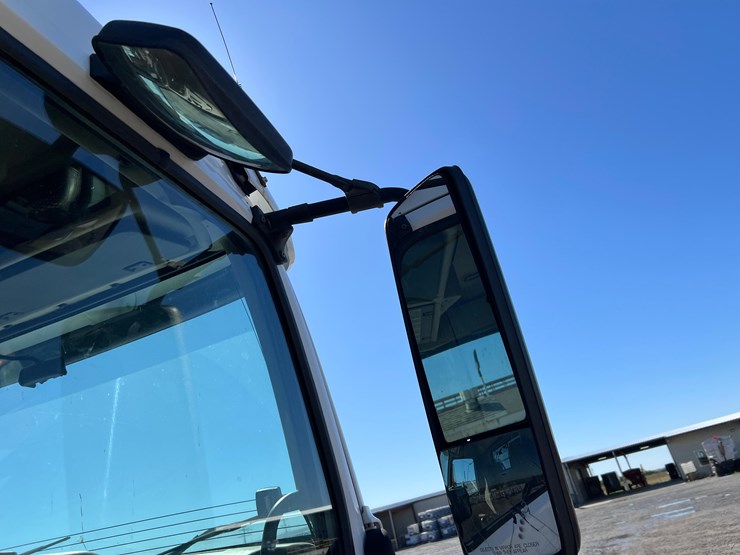 volvo-vnl-image-25