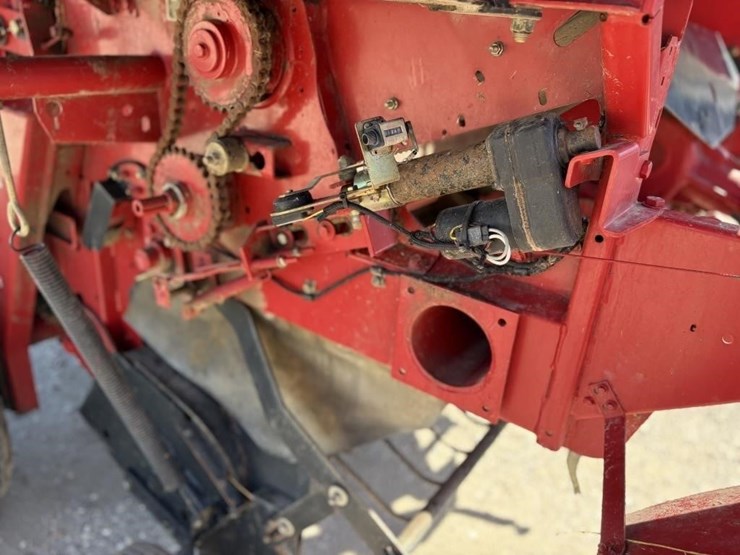 2007-case-ih-rbx563-image-17