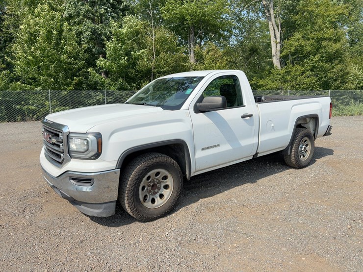 2017-gmc-sierra-1500-image-1