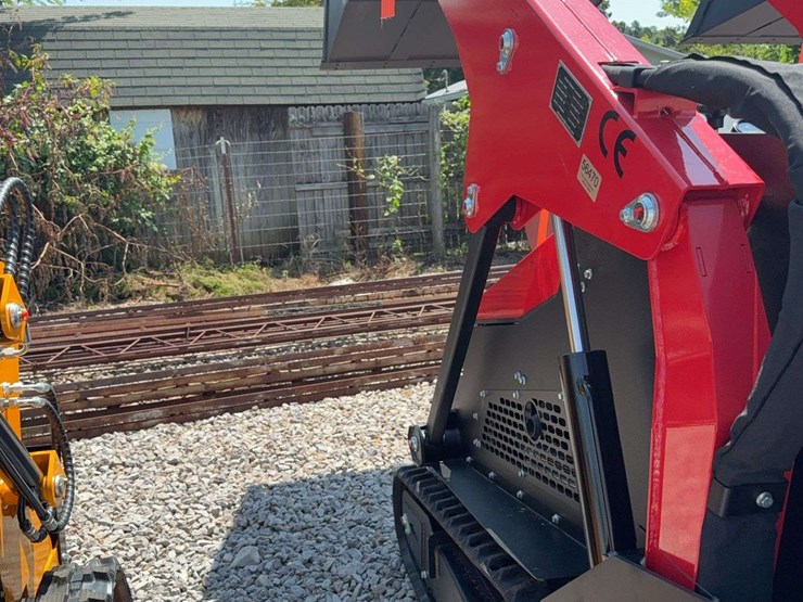 unused-sdl-skid-steer-loader-model-sl-1050k-image-8