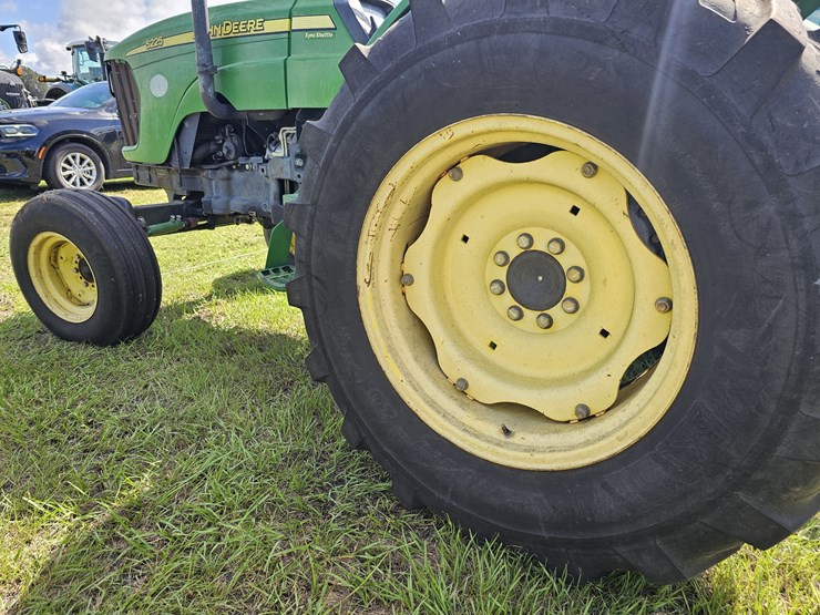 2005-john-deere-5225-image-9