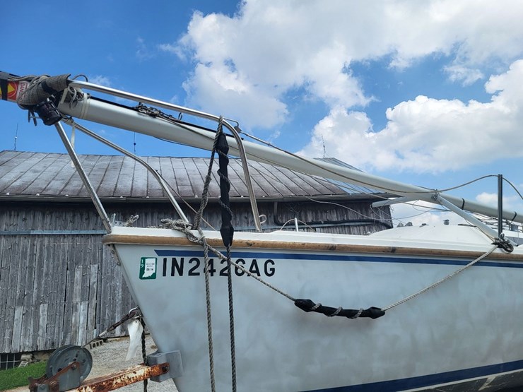 capri-sailboat-w/-single-axle-bumper-trailer-and-johnson-sailmaster-motor-image-13