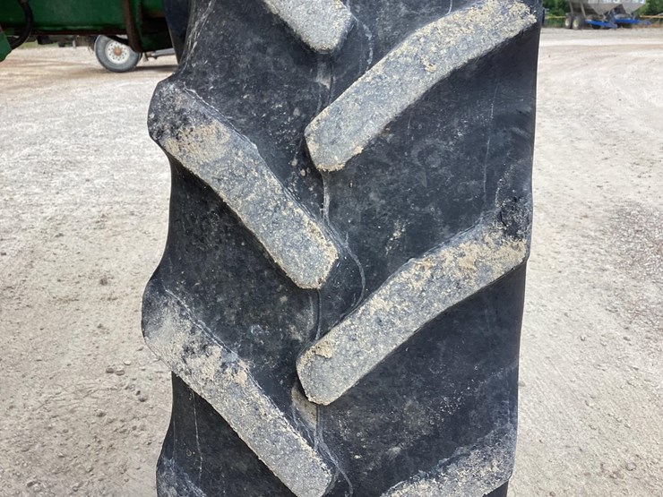 2020-john-deere-r4045-image-19