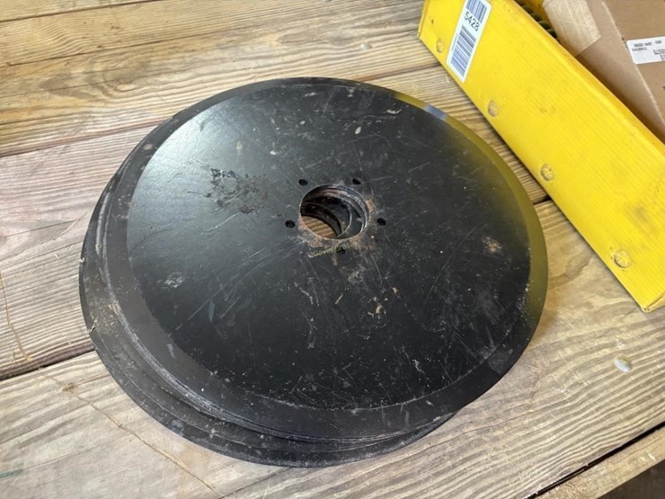 6---john-deere-single-disc-fertilizer-opener-image-3