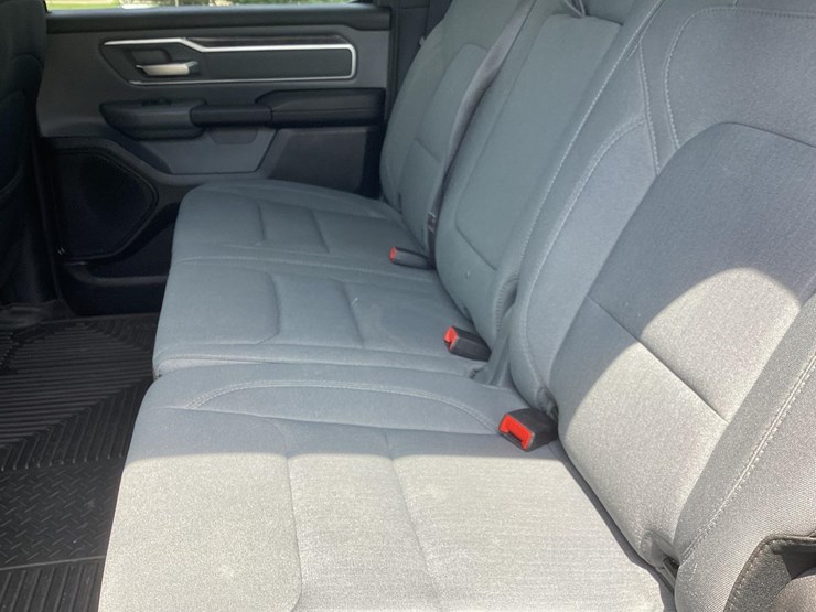 2021-dodge-1500-image-44