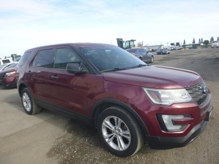 2017-ford-explorer-image-2