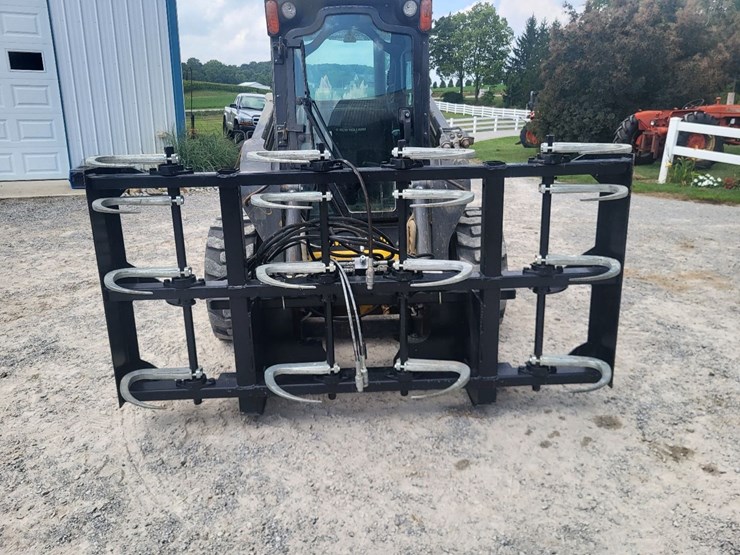 2018-marcrest-bg42-bale-grapple-w/skid-loader-mounting-plate-and-removable-bale-guard---one-owner-like-new-image-2