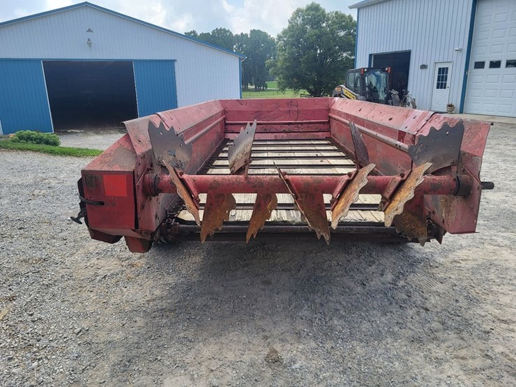 new-holland-520-image-4