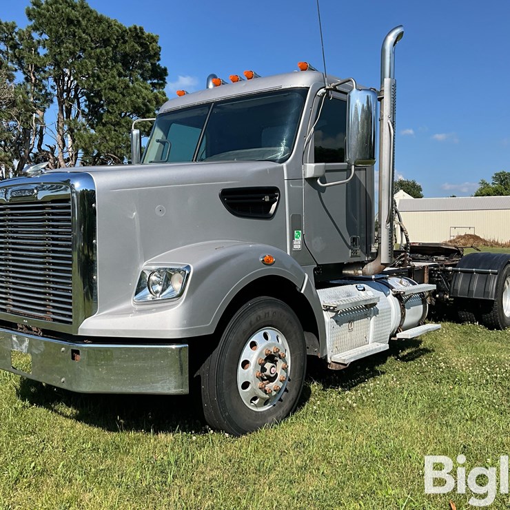 2016 FREIGHTLINER 122SD