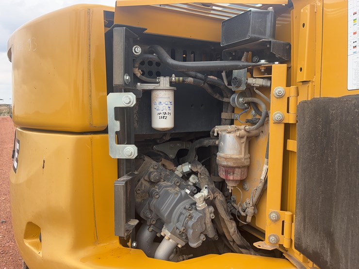 2017-deere-85g-image-12