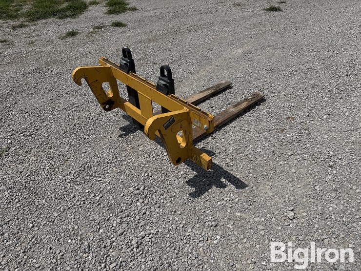 john-deere-wheel-loader-pallet-forks-image-5