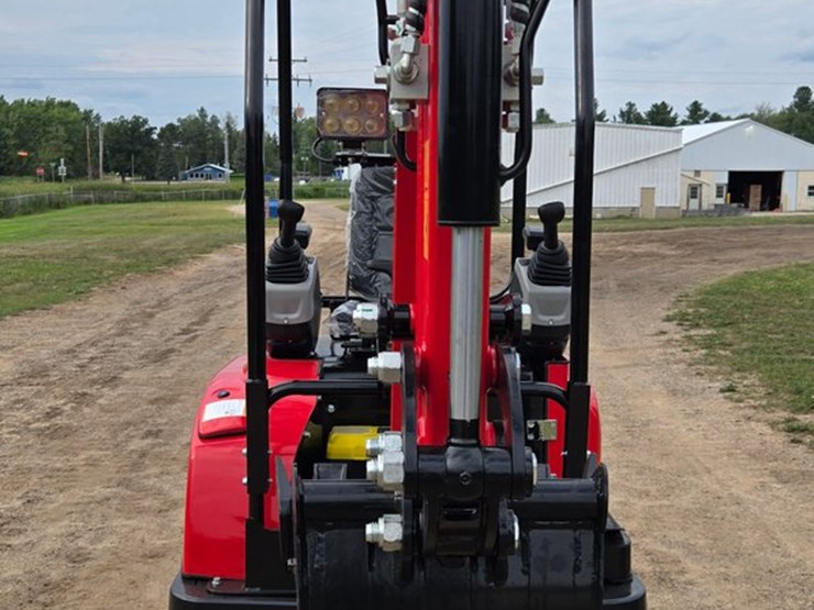 #2016-•-sdee22-diesel-mini-excavator-image-3