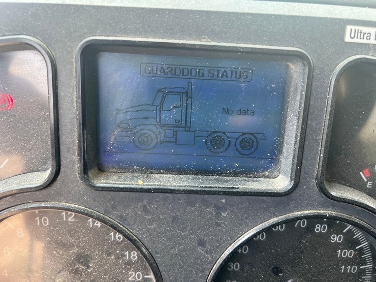 mack-cxu-tender-truck-image-34