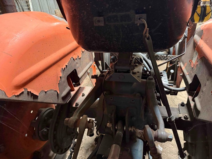 245-kubota-tractor-image-16
