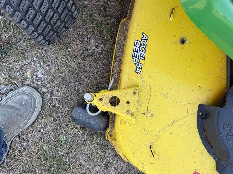 john-deere-x380-image-8
