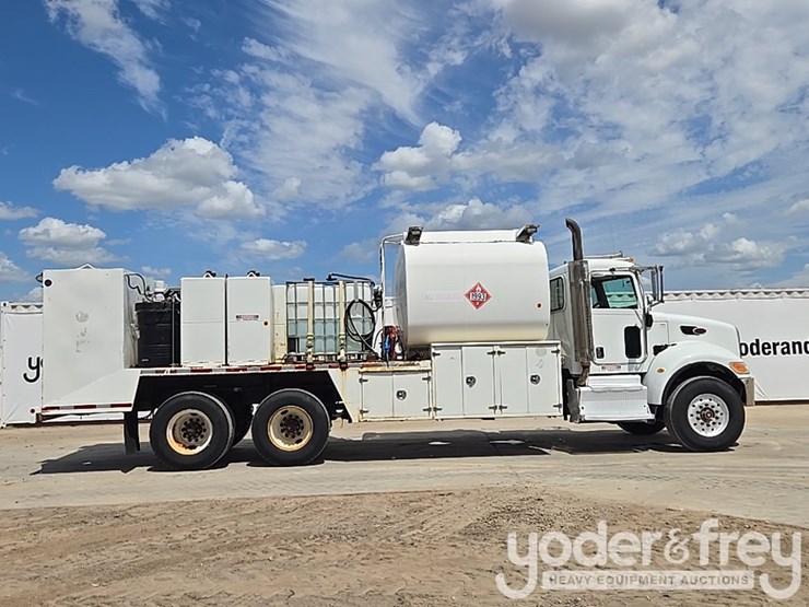 2012-peterbilt-348-image-6