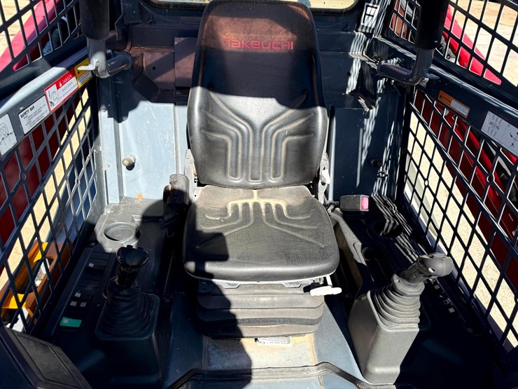 2021-takeuchi-tl10v2-image-15