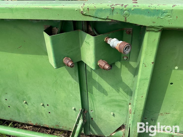 john-deere-216f-image-16