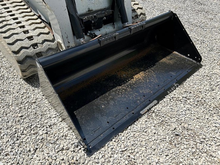 74"-low-pro-skid-steer-bucket-image-3